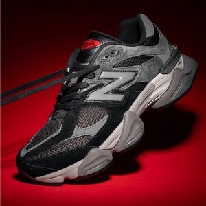 New Balance Black and Gray Sneakers